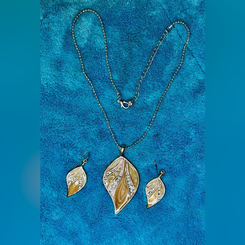 Vintage Kenneth Cole Creamed Colored Enameled Finish Necklace & Earrings set.